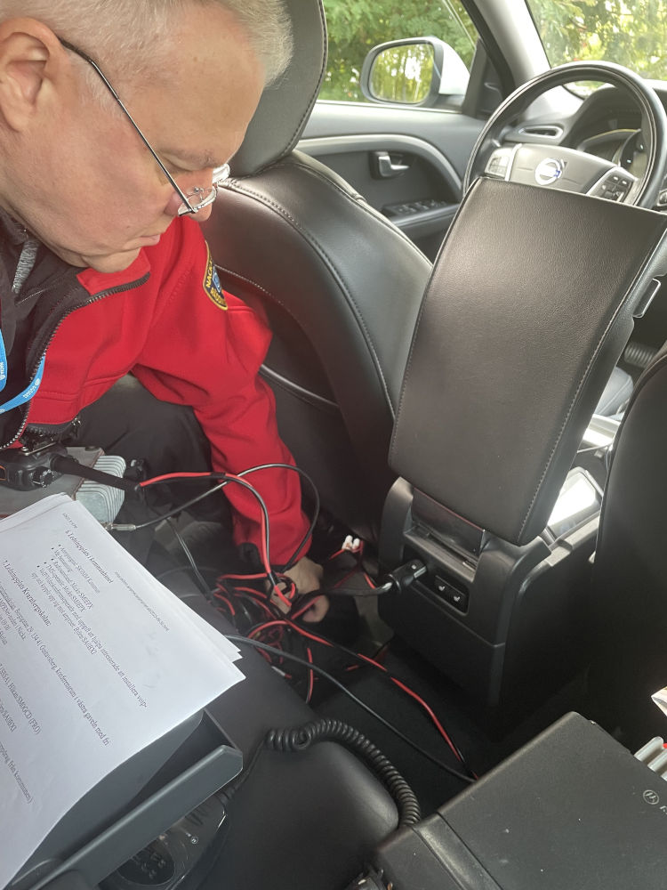 b-11_mikael_fixar_uppkoppling_mobil_enhet.jpg
